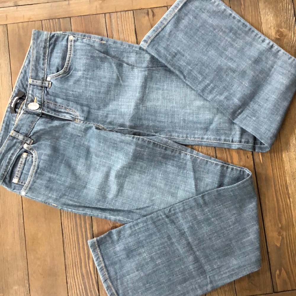 Cute Daisy Fuentes boot cut jeans